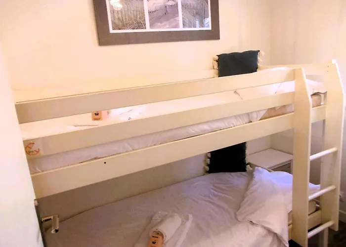 Comfortable With Pool Apartament